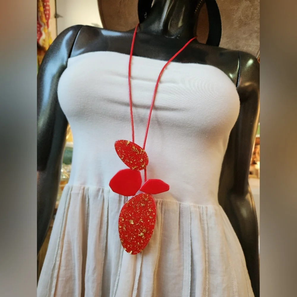 Reversible Bright Red Acrylic with Gold Flakes Necklace with Earrings Set - Picture 15 of 17